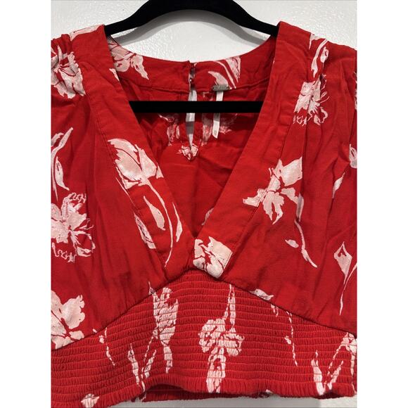 FREE PEOPLE ASO Nile River Red Floral Crop Top Women’s Size XS V Neck Shirred - Picture 3 of 7